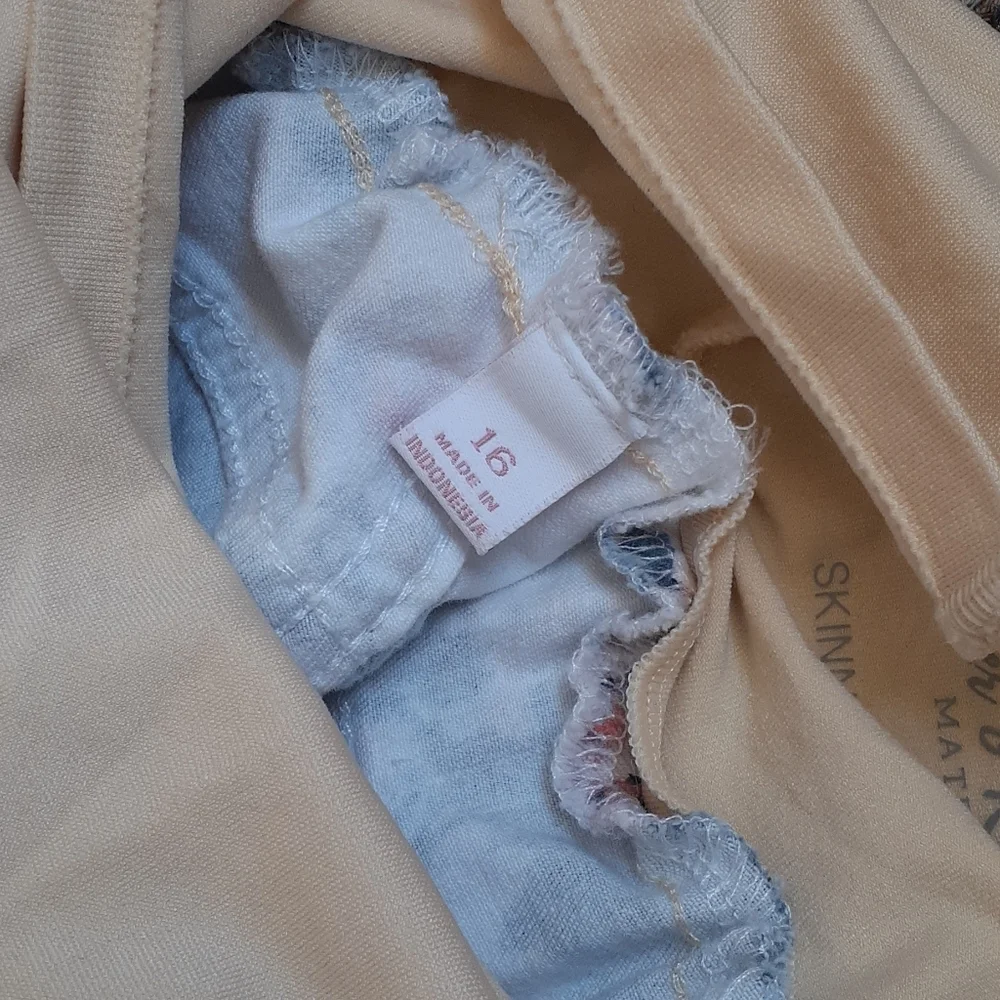 flutter & kick gently used